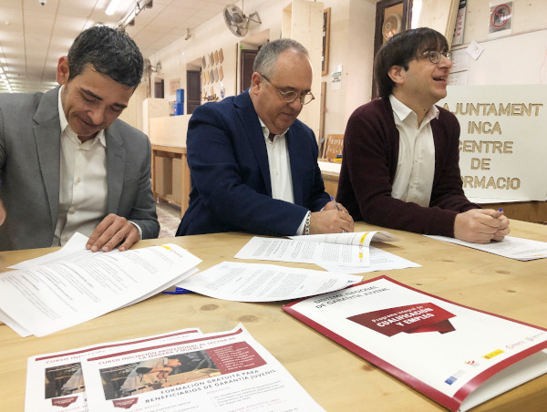 Acuerdo de colaboración para formar trabajadores del sector de la madera