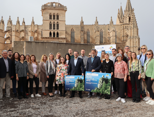 La Cámara y la AETIB se comprometen con un turismo sostenible todo el año